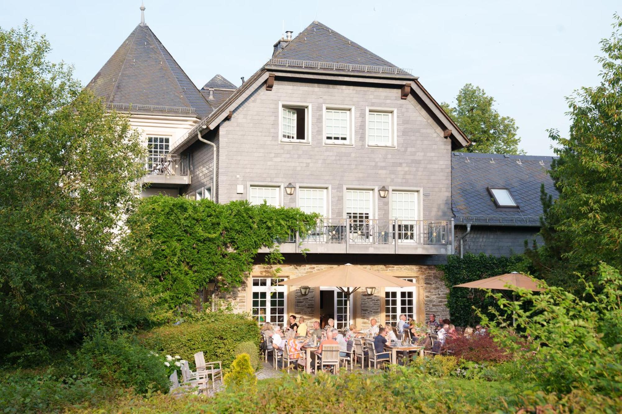 Hofgut Georgenthal Hotell Hohenstein Exteriör bild