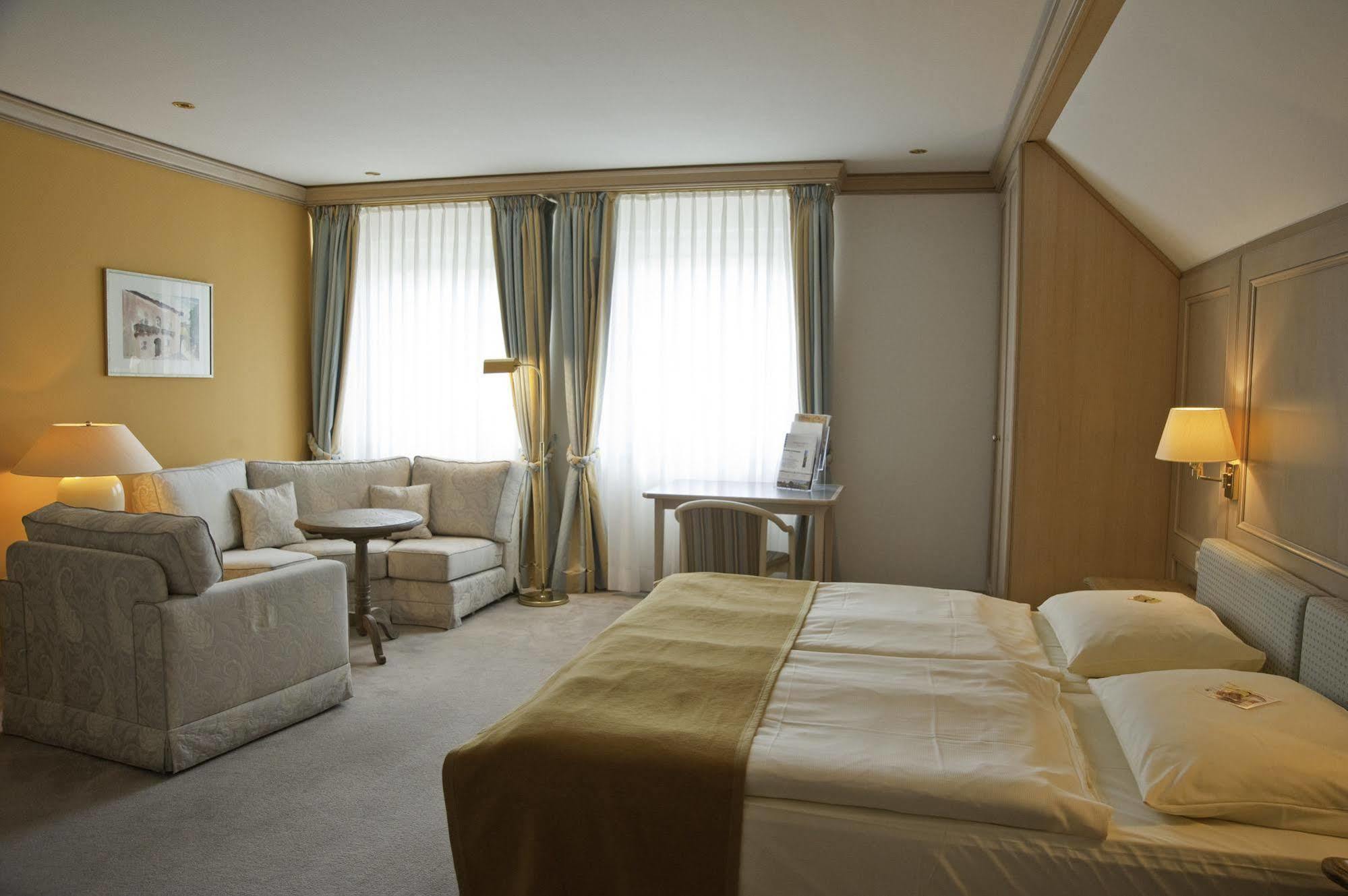Hofgut Georgenthal Hotell Hohenstein Exteriör bild