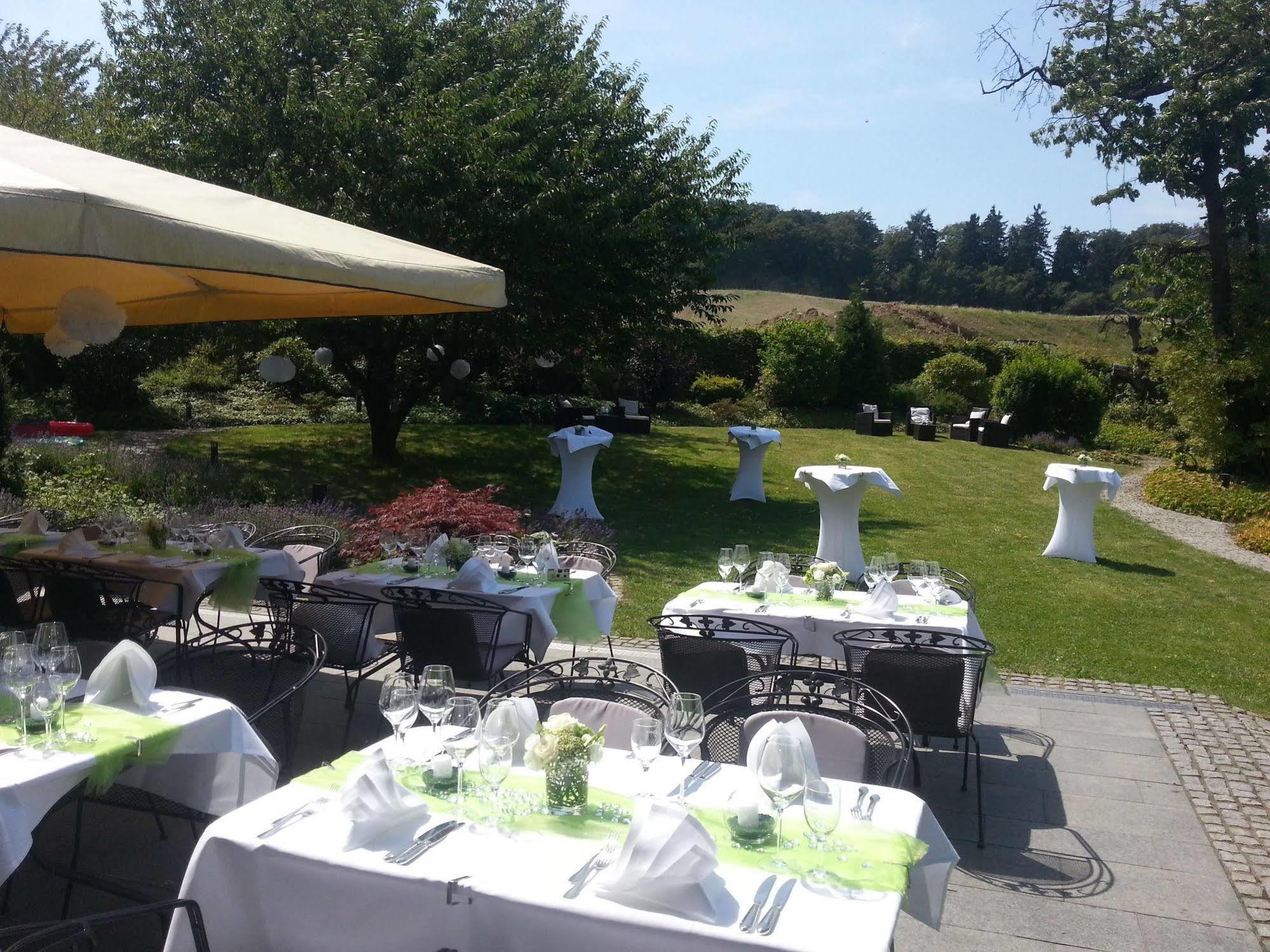 Hofgut Georgenthal Hotell Hohenstein Exteriör bild
