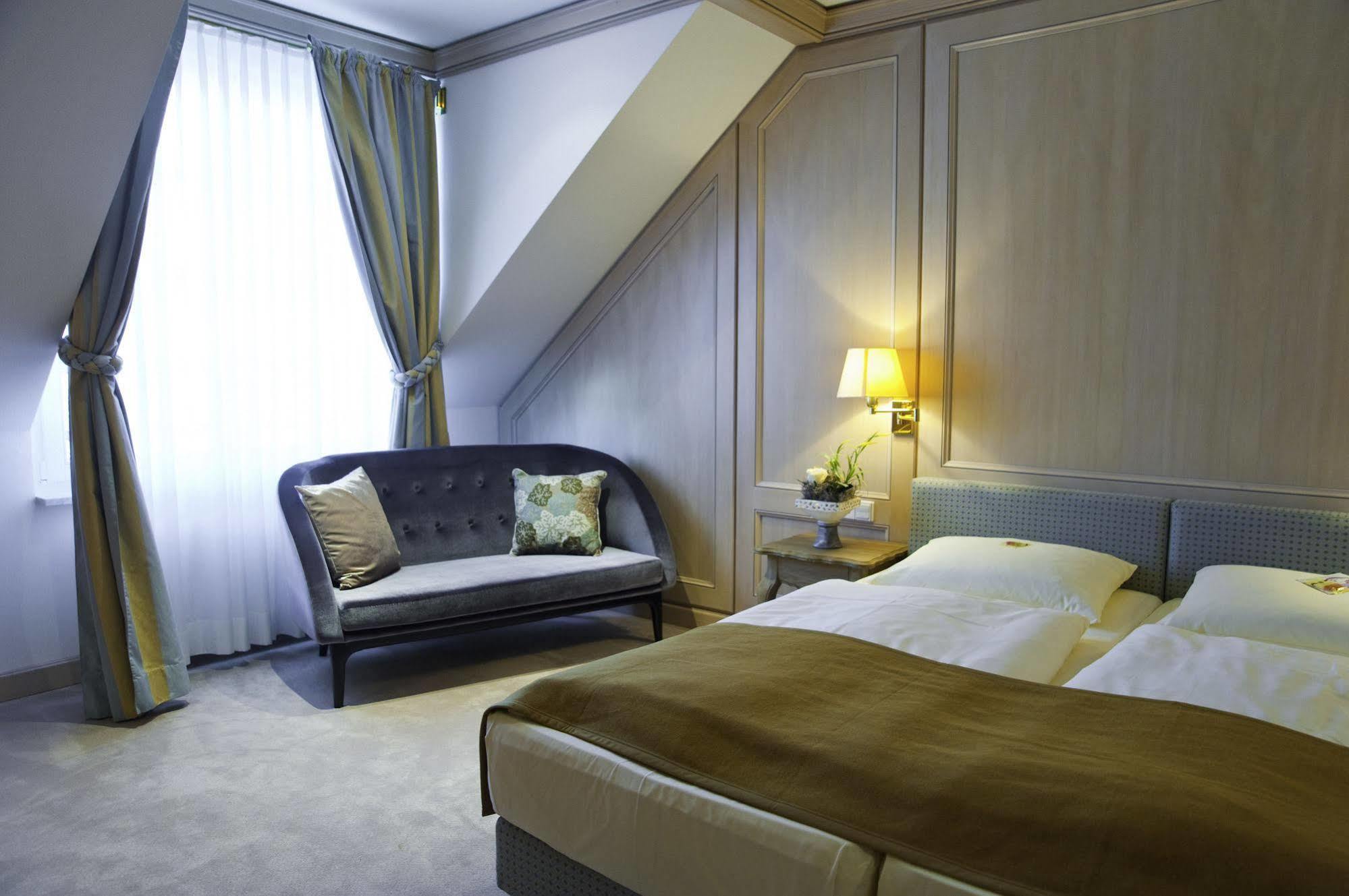 Hofgut Georgenthal Hotell Hohenstein Exteriör bild