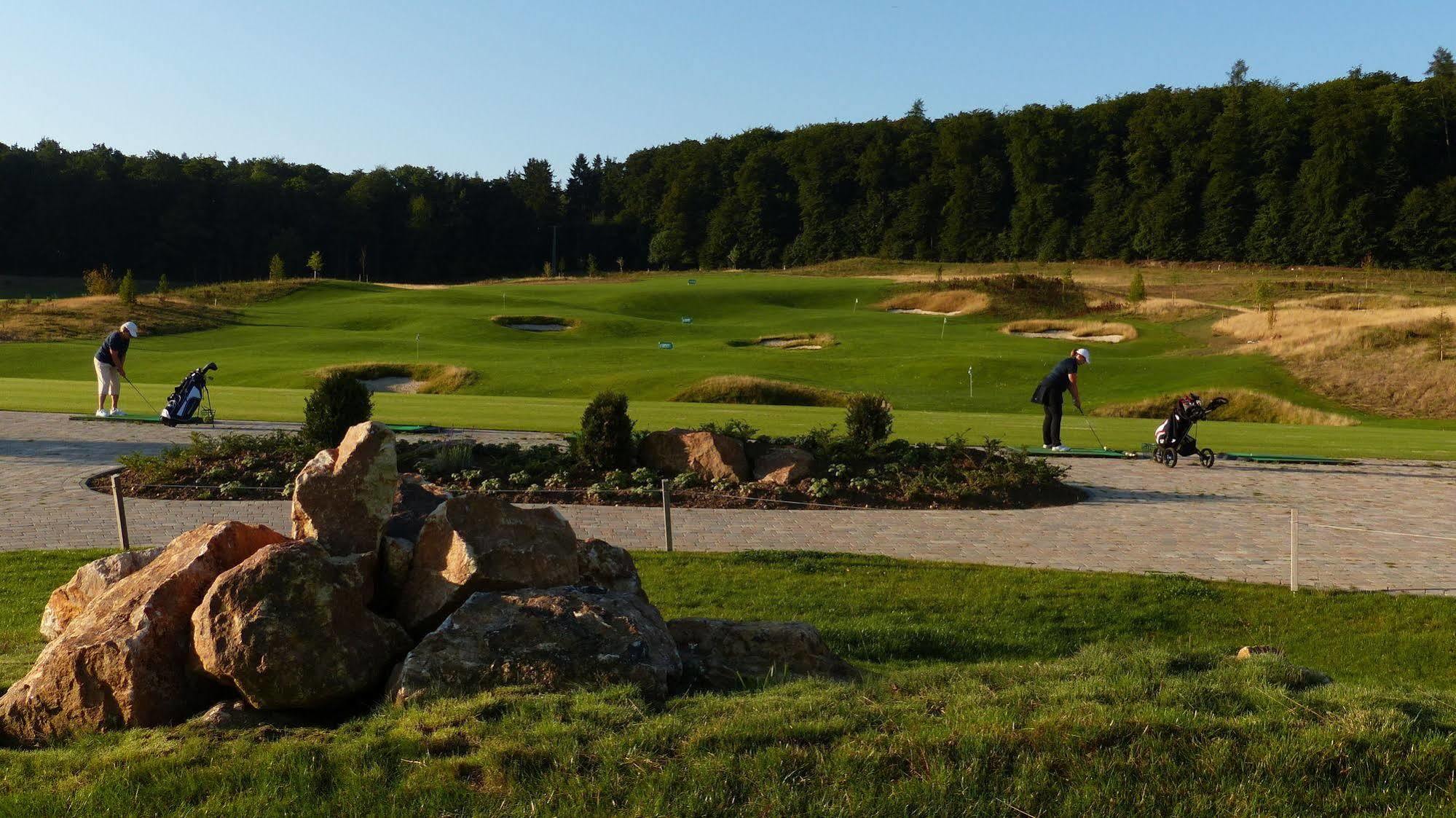 Hofgut Georgenthal Hotell Hohenstein Exteriör bild